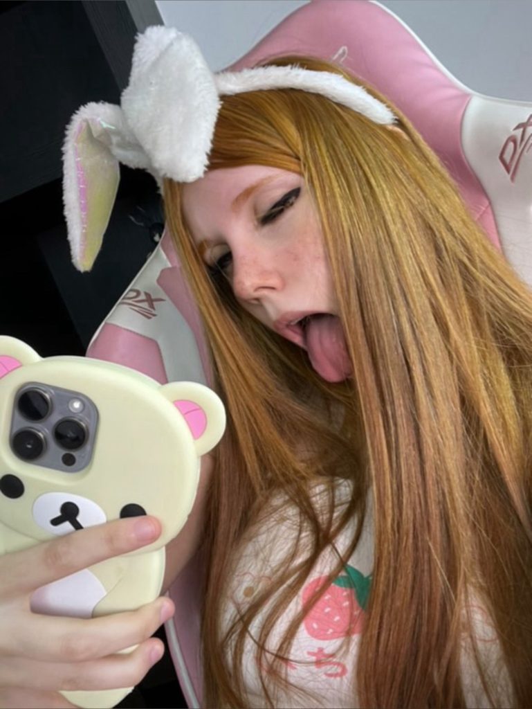 Mel Whitte - Image 177