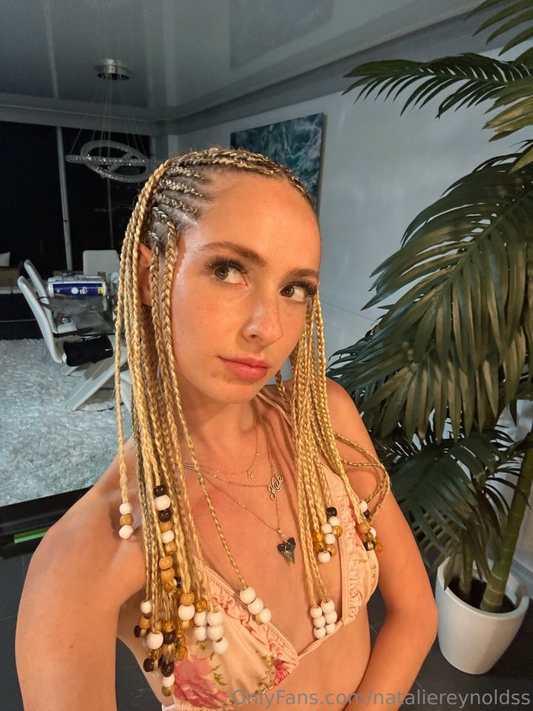 Natalie Reynolds - Image 413