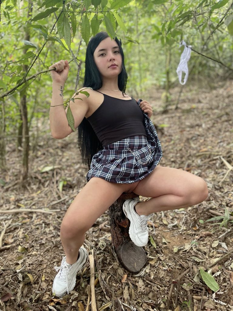 Aeries Steele - LeakedBB.com Repost X