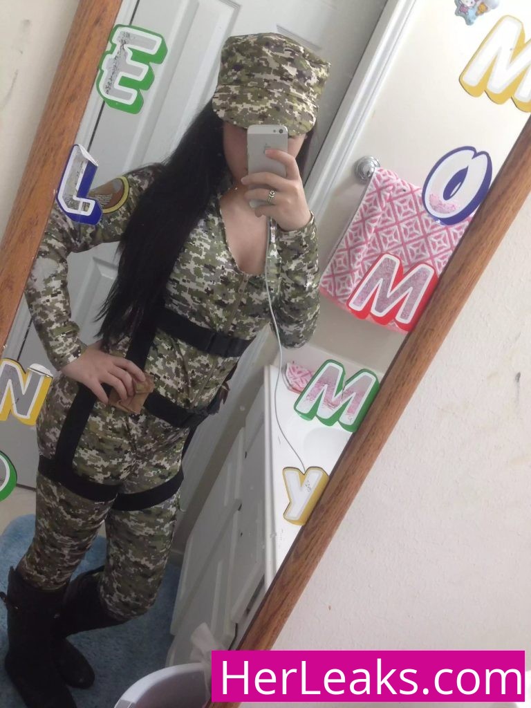 Selena Tran - Image 512