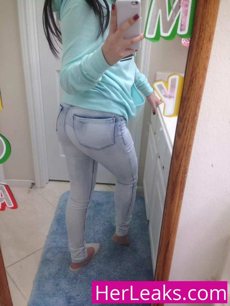 Selena Tran - Image 515
