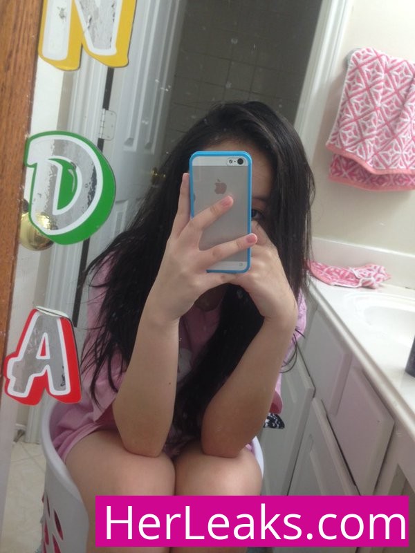 Selena Tran - Image 532
