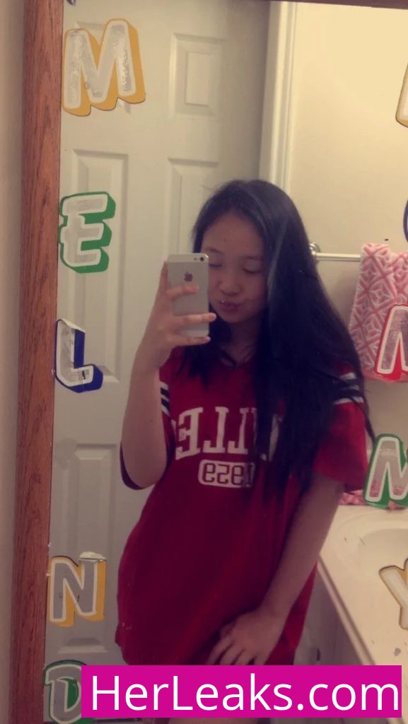 Selena Tran - Image 537