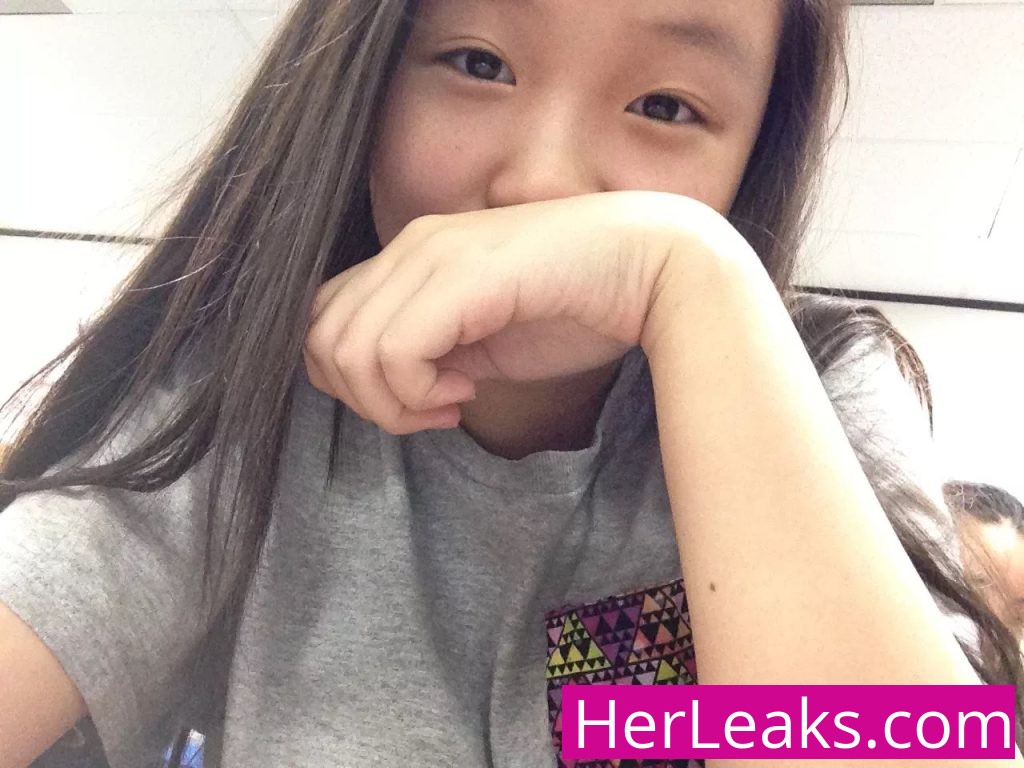 Selena Tran - Image 579
