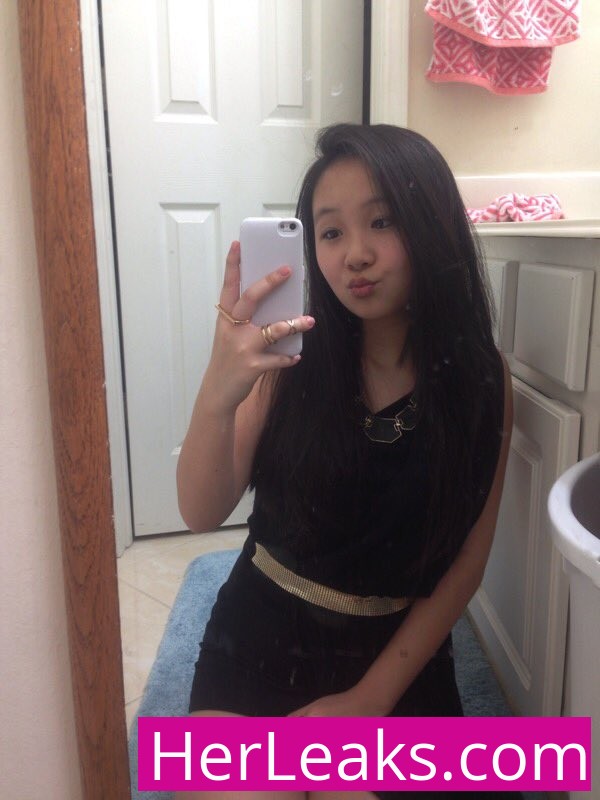 Selena Tran - Image 603