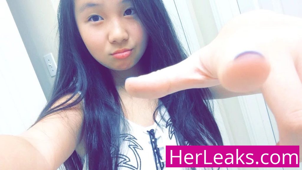 Selena Tran - Image 618