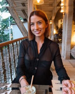 Elayna Carausu - Image 193