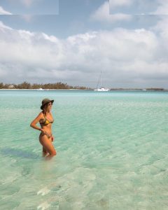 Elayna Carausu - Image 173