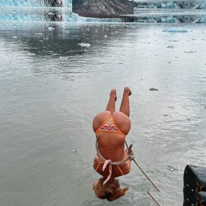 Elayna Carausu - Image 153