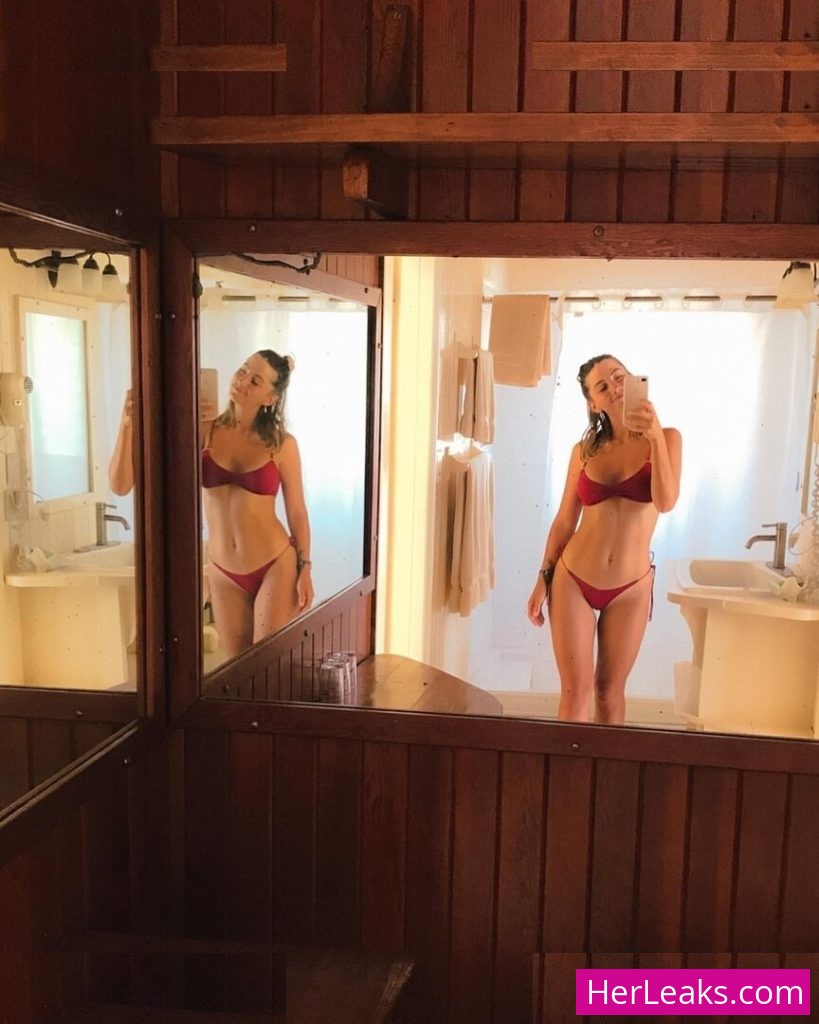 Elayna Carausu - Image 95