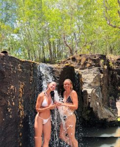 Elayna Carausu - Image 121