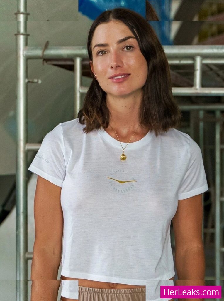 Elayna Carausu - Image 54