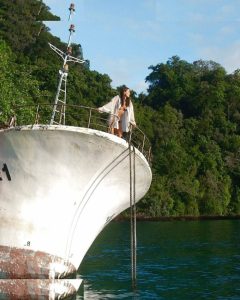 Elayna Carausu - Image 98