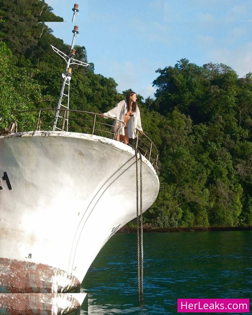 Elayna Carausu - Image 43