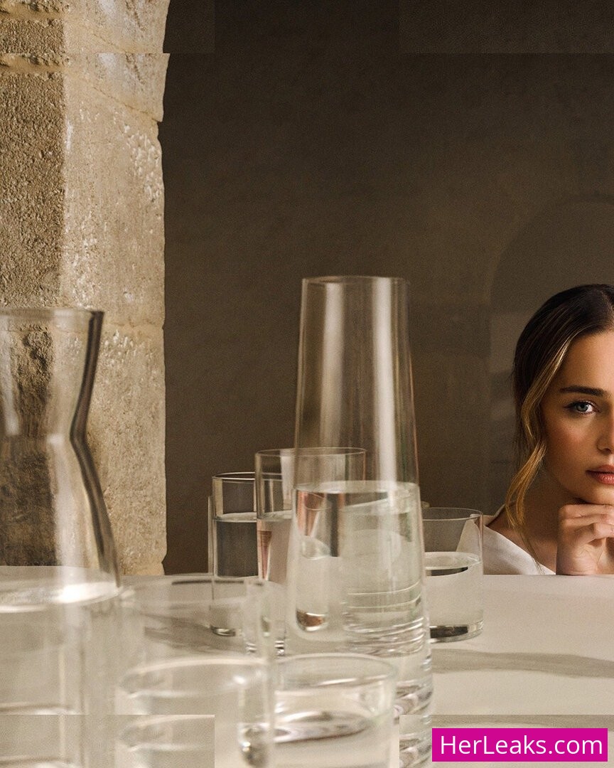 Emilia Clarke - Image 155