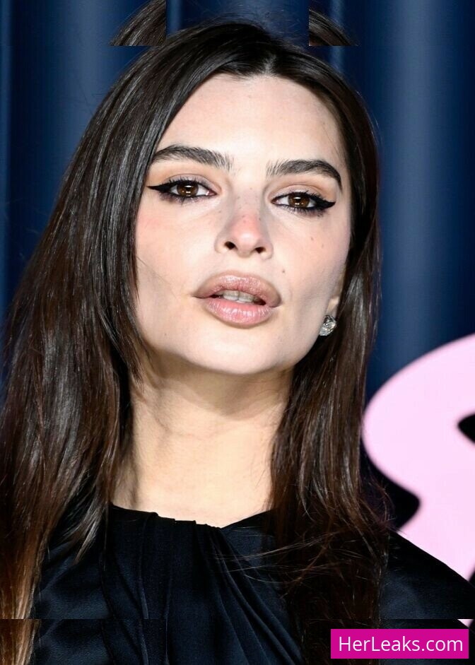 Emily Ratajkowski - Image 193