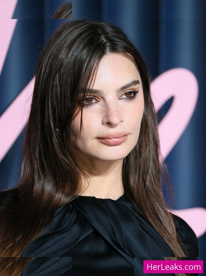 Emily Ratajkowski - Image 185