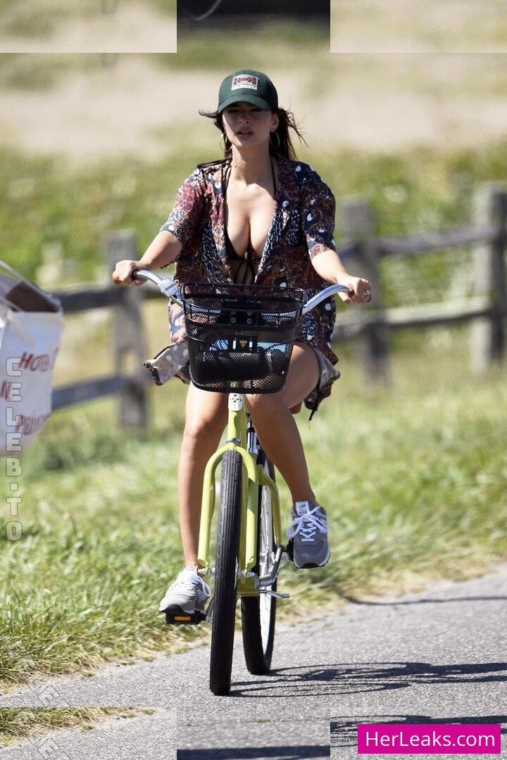 Emily Ratajkowski - Image 121