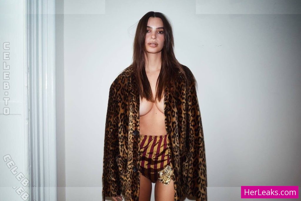 Emily Ratajkowski - Image 91