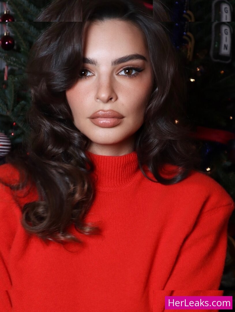 Emily Ratajkowski - Image 8