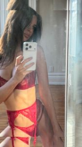 Emily Ratajkowski - Image 517