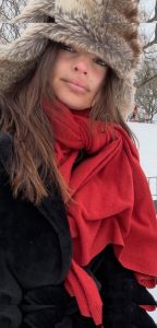 Emily Ratajkowski - Image 483