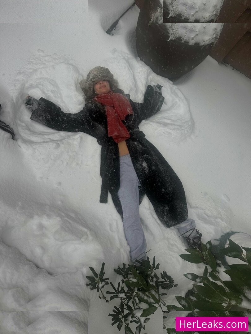 Emily Ratajkowski - Image 276