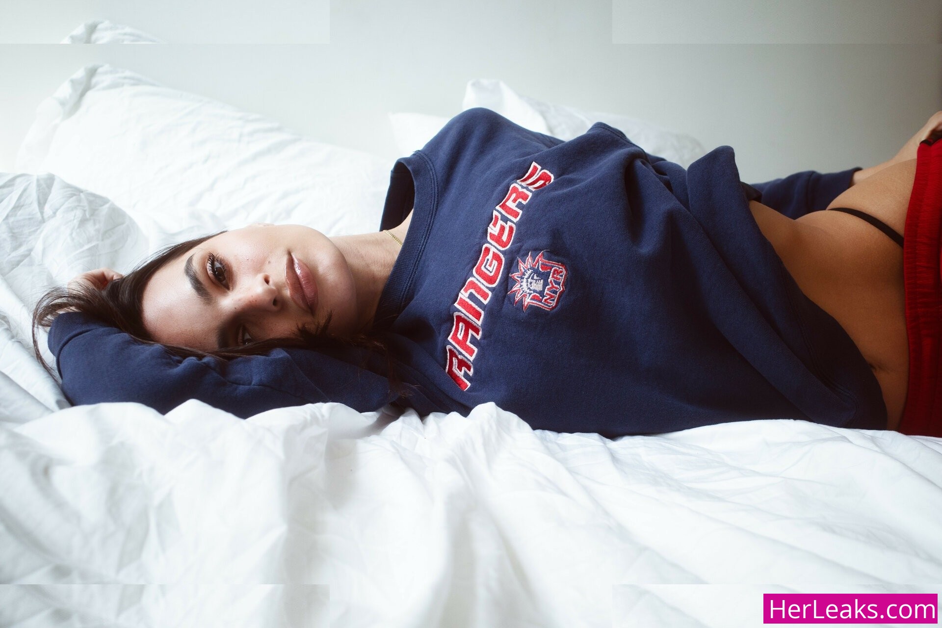 Emily Ratajkowski - Image 260