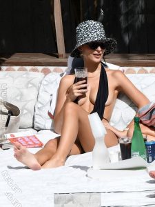 Emily Ratajkowski - Image 445