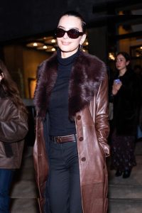 Emily Ratajkowski - Image 423