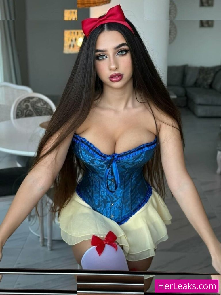 Eva Savagiou - Image 41