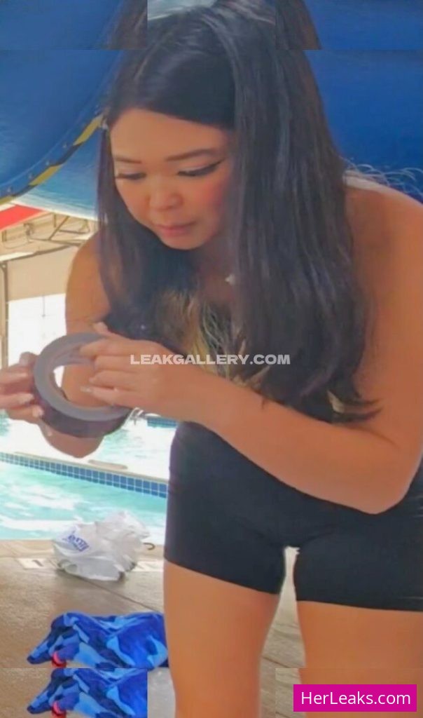 Extra Emily - Image 91