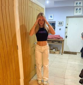 Gabriella Davies - Image 505