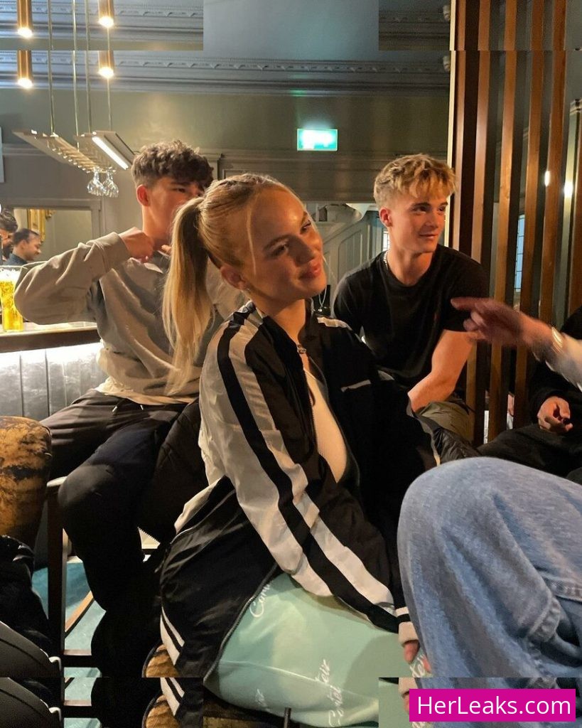 Gabriella Davies - Image 174