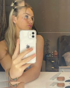 Gabriella Davies - Image 436