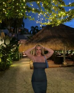 Gabriella Davies - Image 410