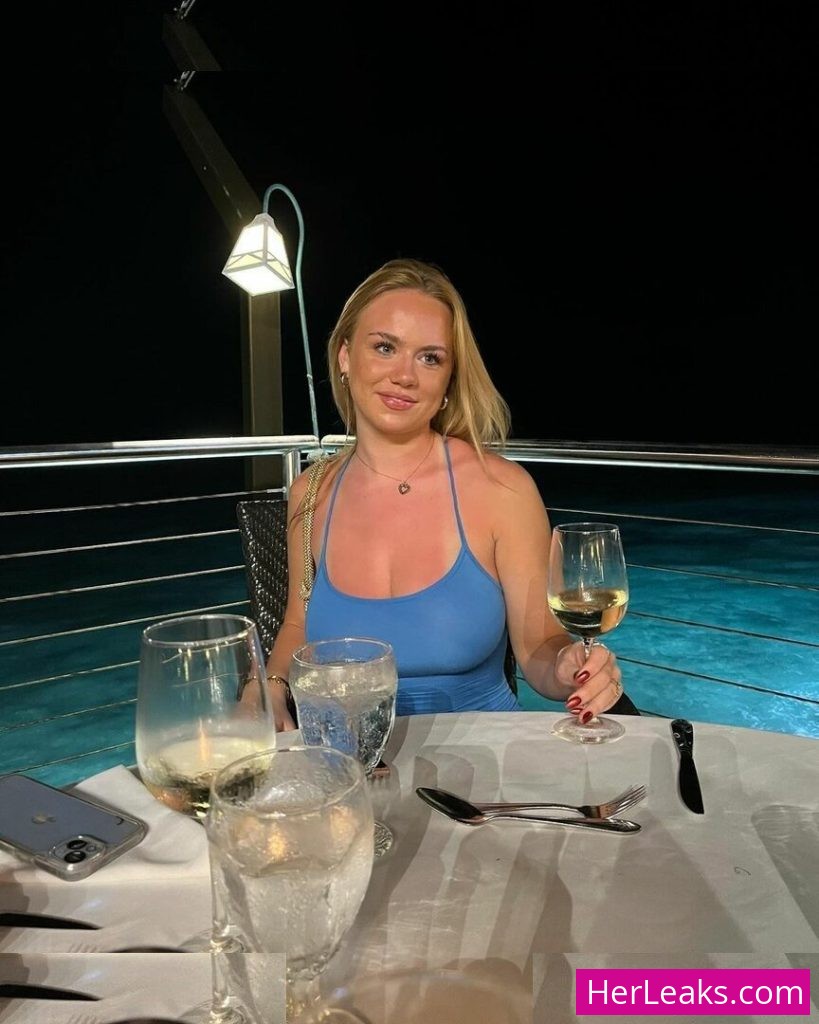 Gabriella Davies - Image 42