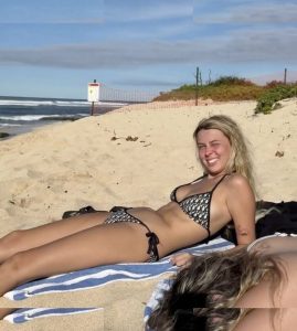 Hailey Welch - Image 100