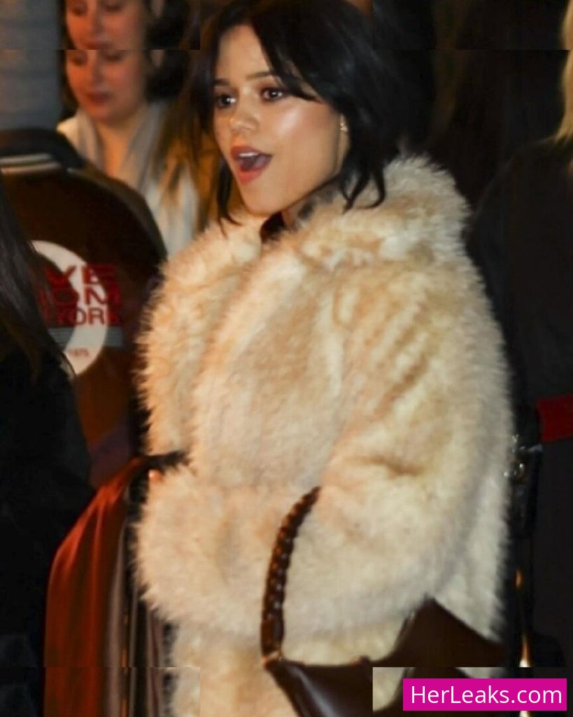 Jenna Ortega - Image 317