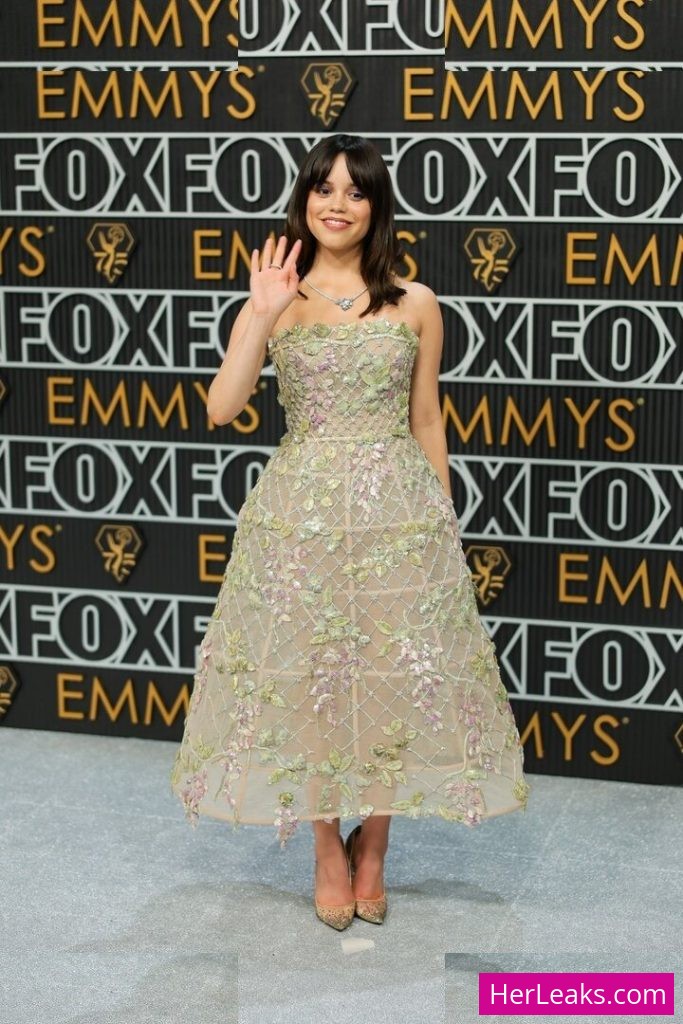 Jenna Ortega - Image 346