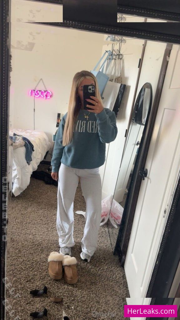 Julianna Peyton - Image 40