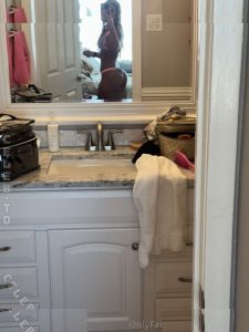 Julianna Peyton - Image 94