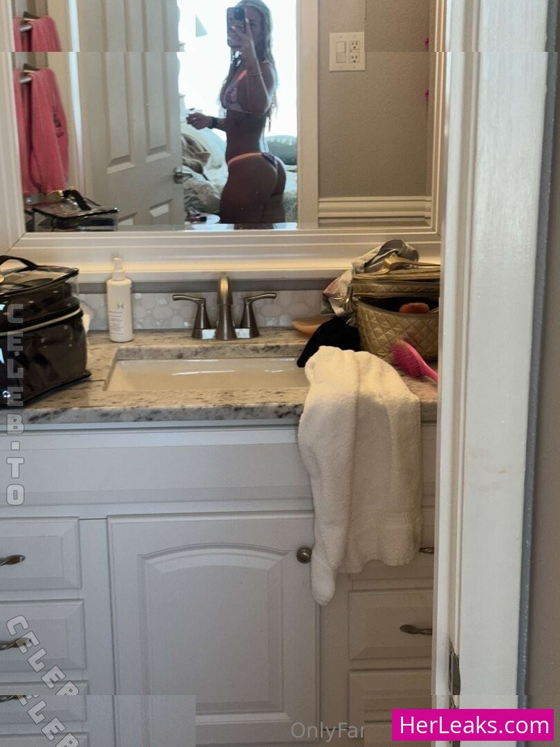 Julianna Peyton - Image 35