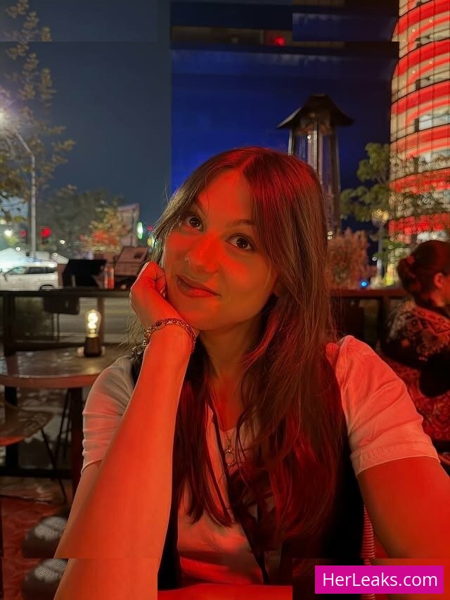 Kira Kosarin - Image 25