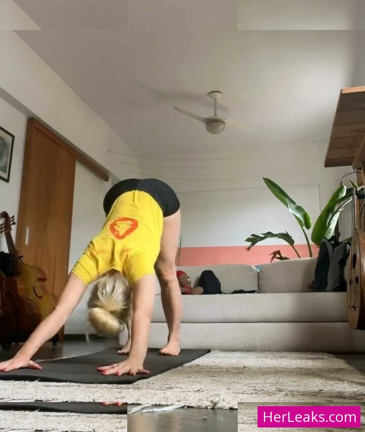 Lana Rhodes - Image 35