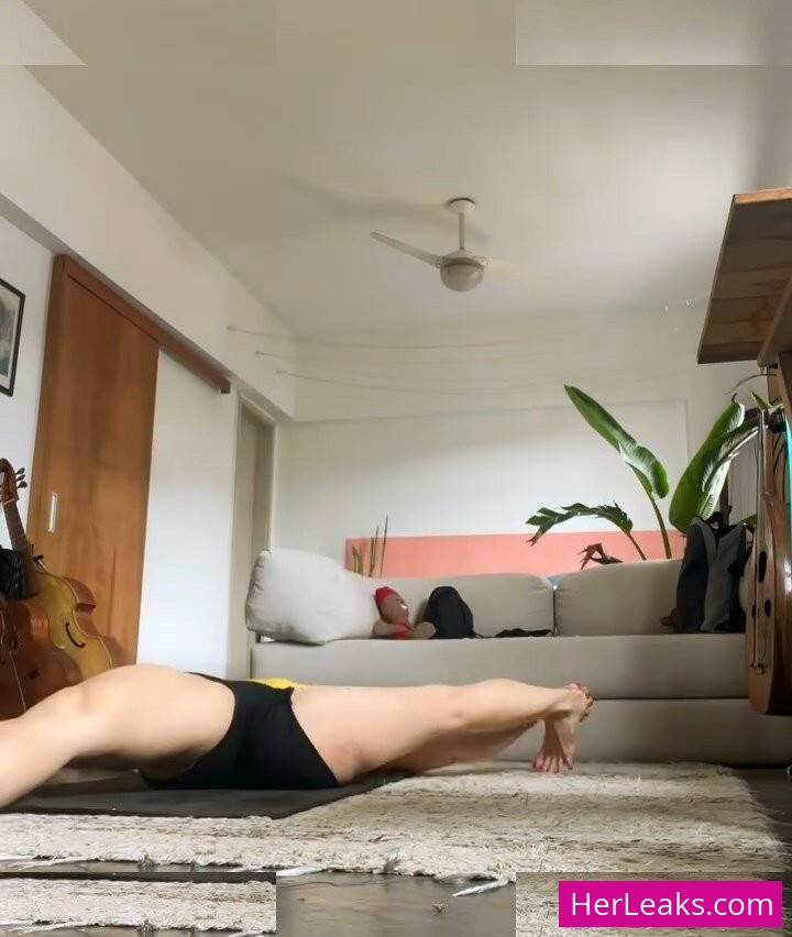 Lana Rhodes - Image 32