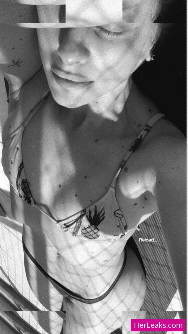 Lana Rhodes - Image 15