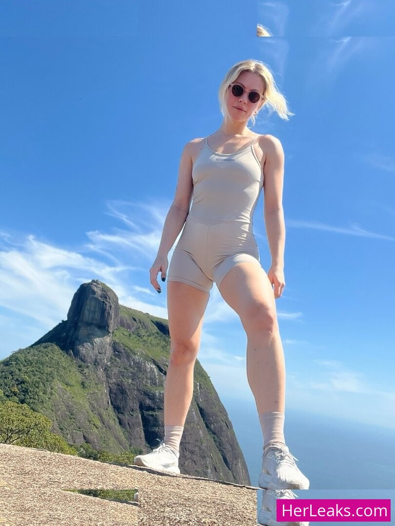 Lana Rhodes - Image 5