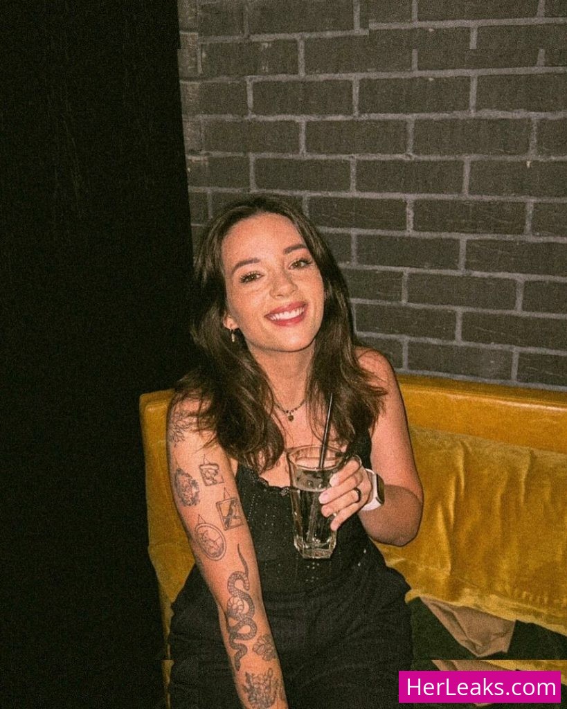 Lauren Williams - Image 118