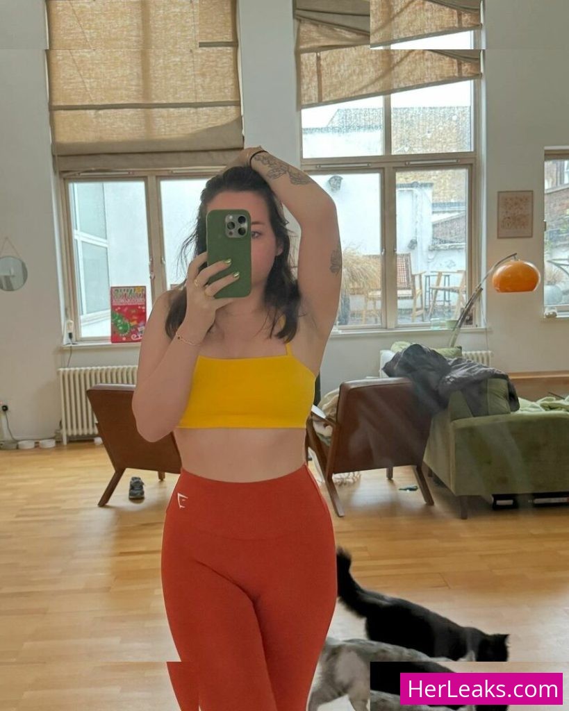 Lauren Williams - Image 106